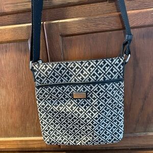 Tommy Hilfiger Garden Classics II-Medium Crossbody bag